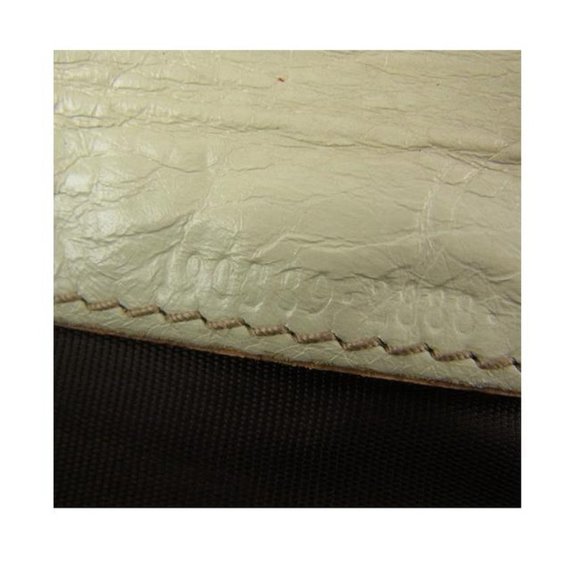Gucci White Leather With Gold G Hinge Closure Vintage Wallet - Picture 7 of 8